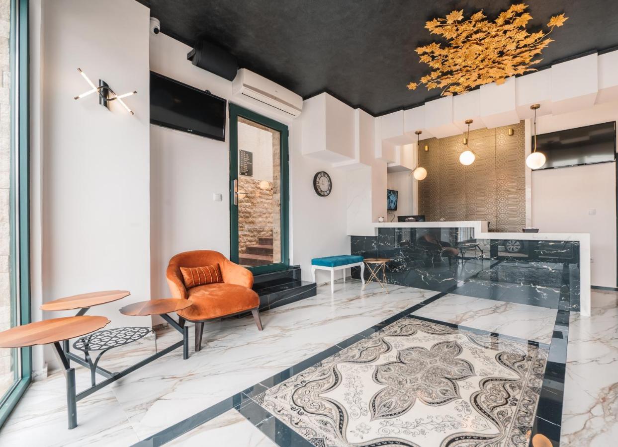 Barjaktar - Luxury & *